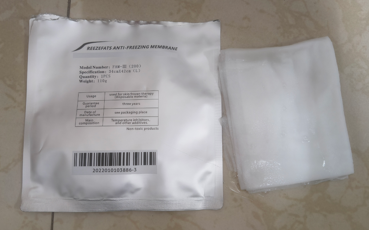Single anti-freeze membrane sheet for cryolipolysis